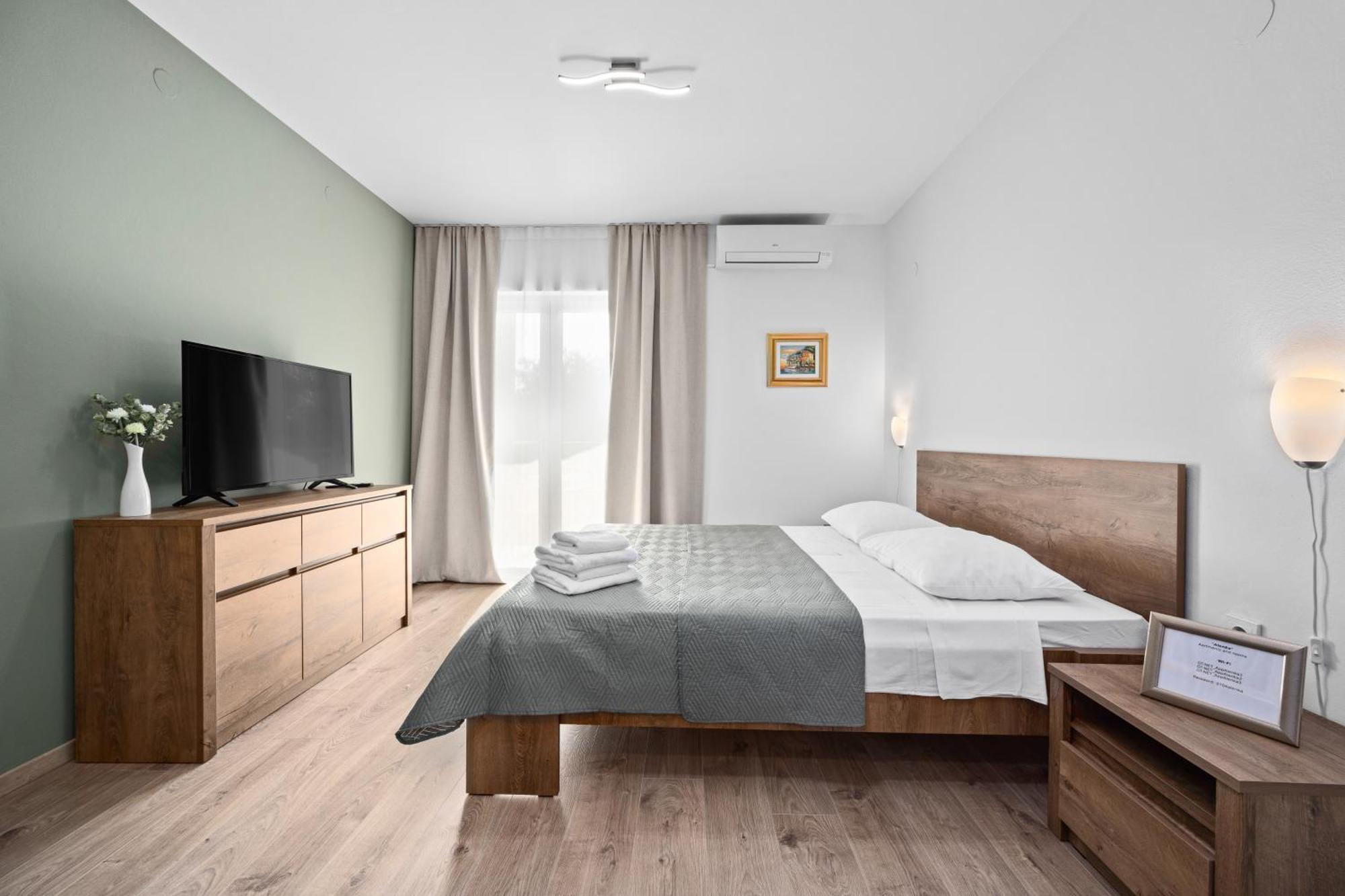Apartments And Rooms Alenka Banjole Bagian luar foto
