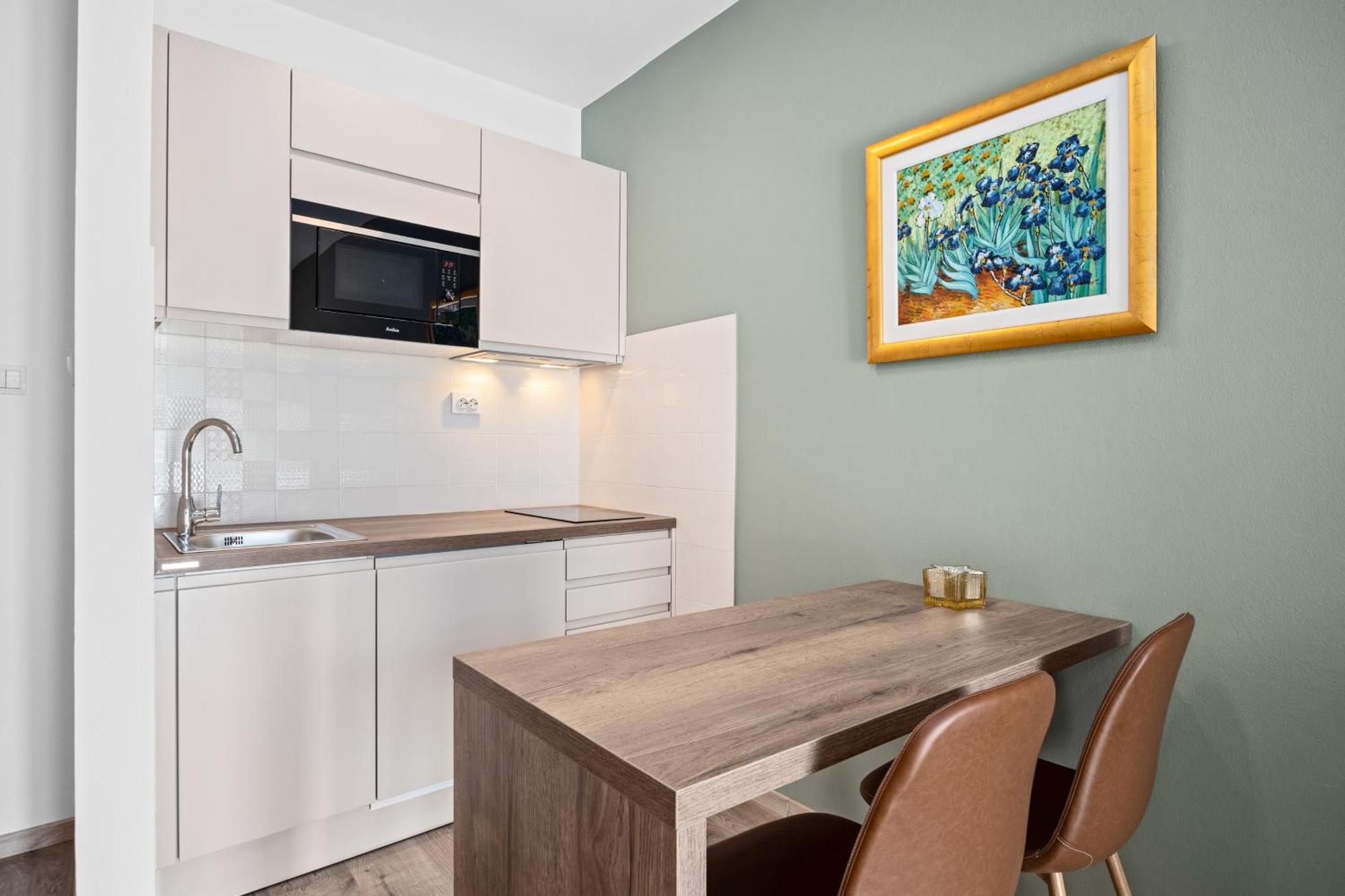 Apartments And Rooms Alenka Banjole Bagian luar foto