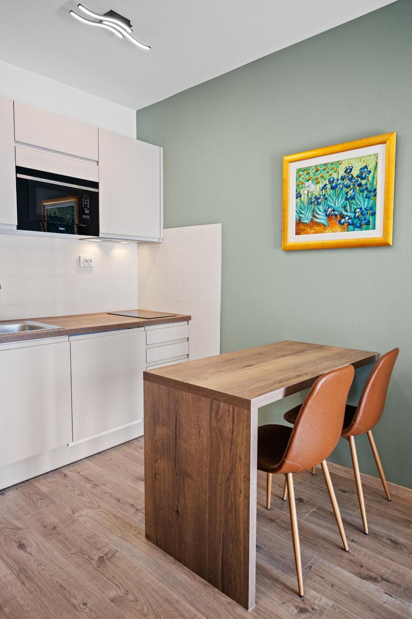 Apartments And Rooms Alenka Banjole Bagian luar foto